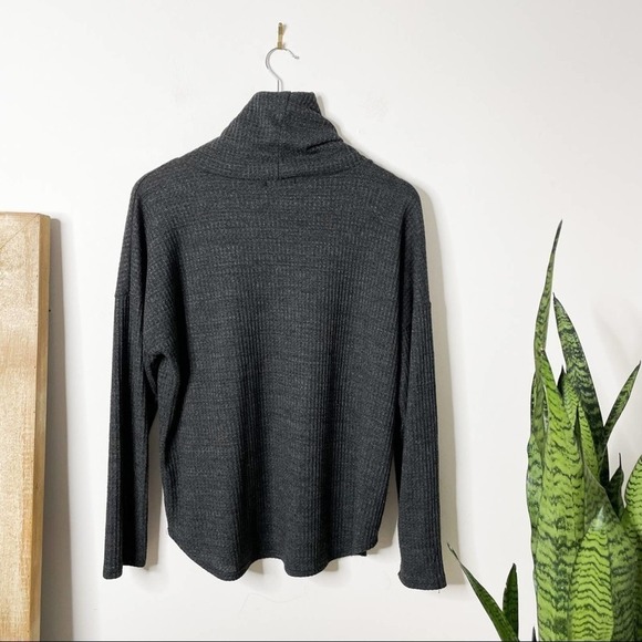 Roolee Charcoal Grey Raglan Cowl Neck Tee size M - Picture 5 of 6